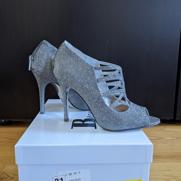 Silver open toe heels - Picture 2 of 7